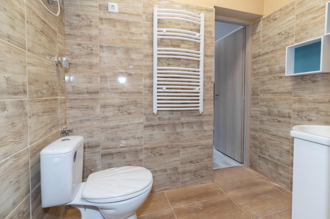 Ivanhoe Apartman Apartment นีย์รบาตอร์ ภายนอก รูปภาพ