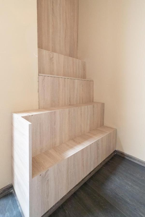 Ivanhoe Apartman Apartment นีย์รบาตอร์ ภายนอก รูปภาพ