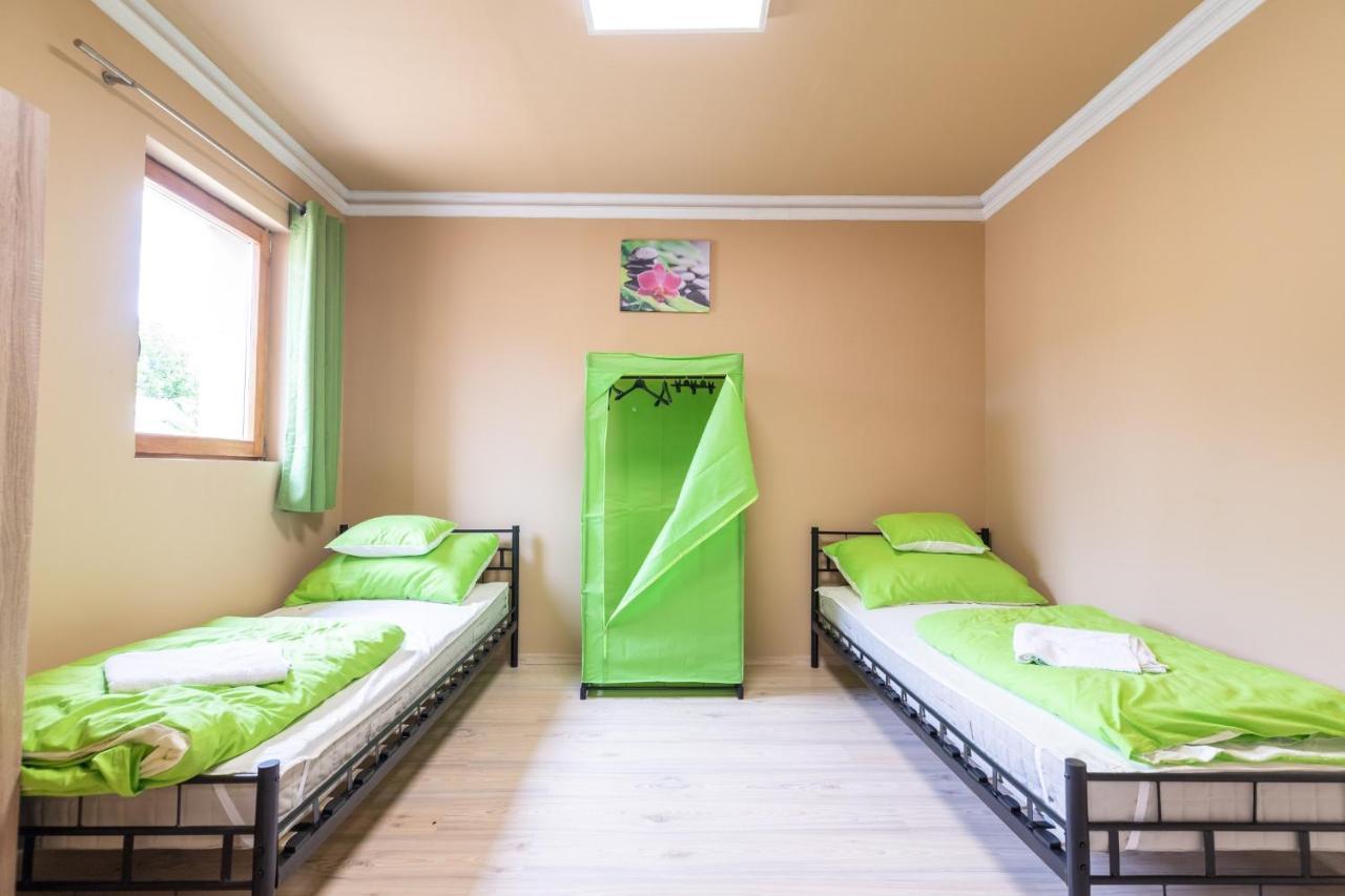 Ivanhoe Apartman Apartment นีย์รบาตอร์ ภายนอก รูปภาพ